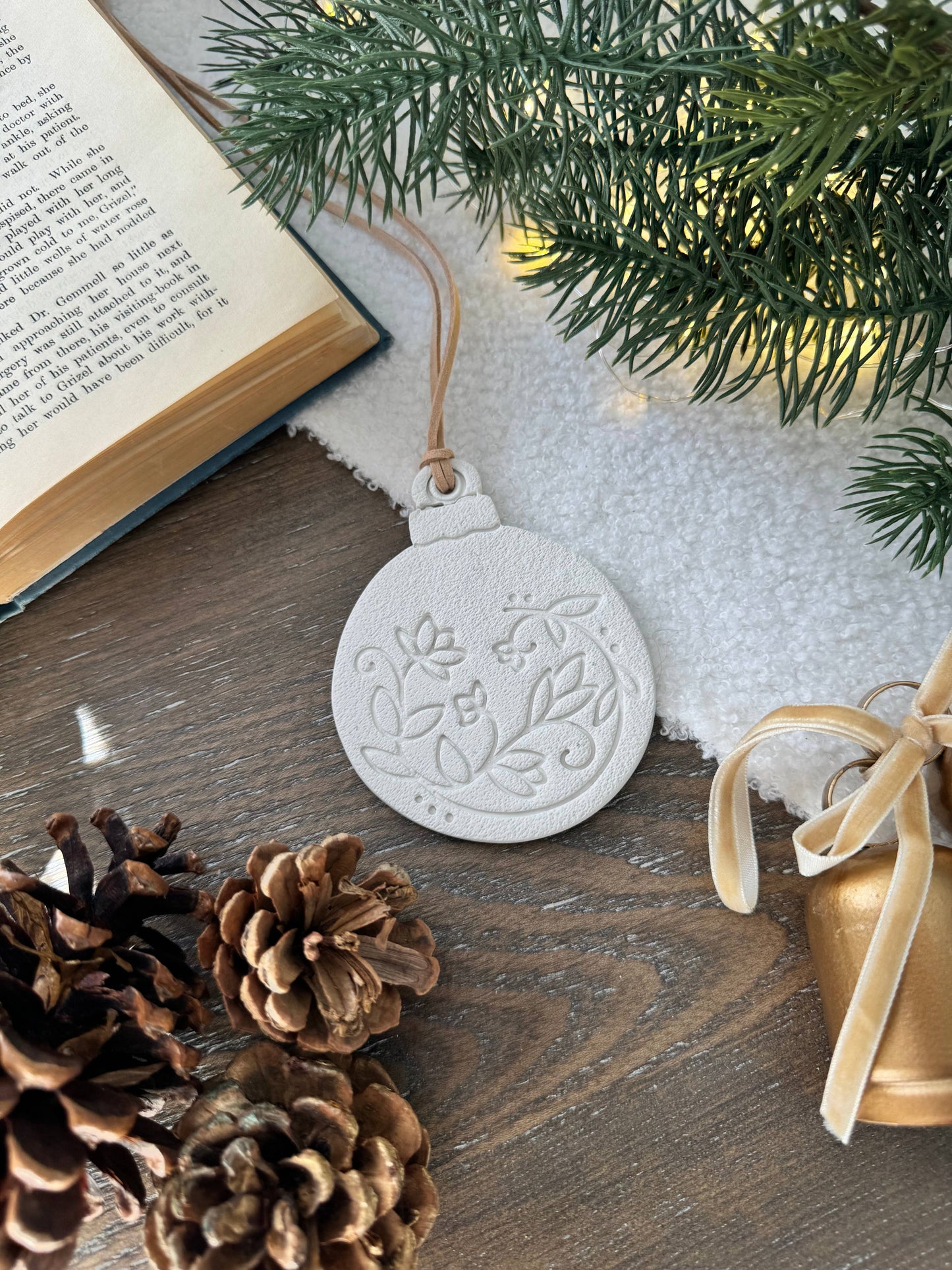 Scandinavian Flower Bauble Ornament: Tan