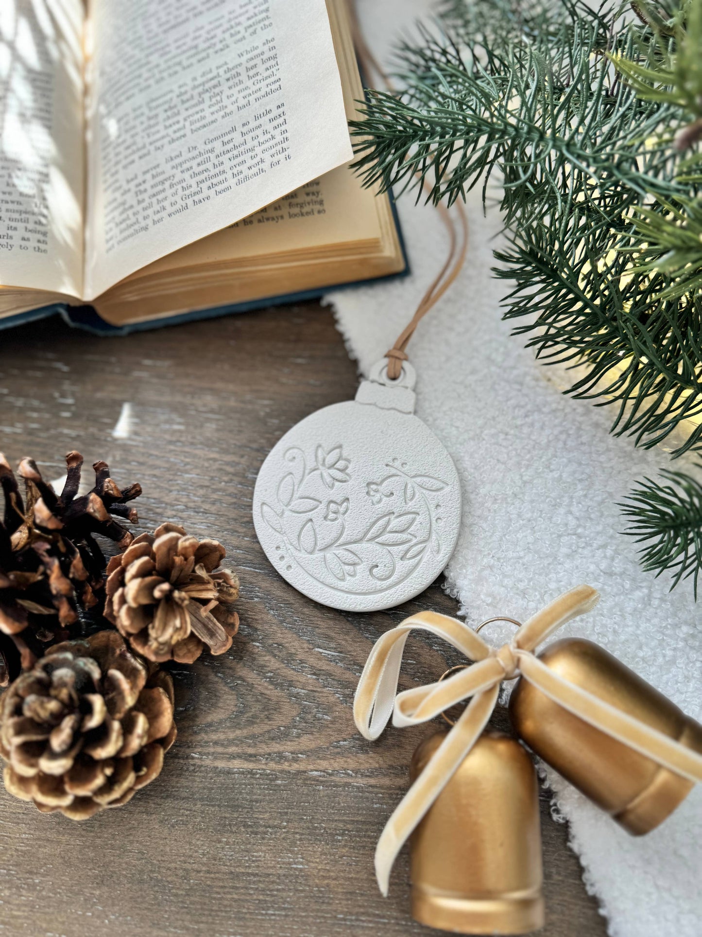 Scandinavian Flower Bauble Ornament: Tan