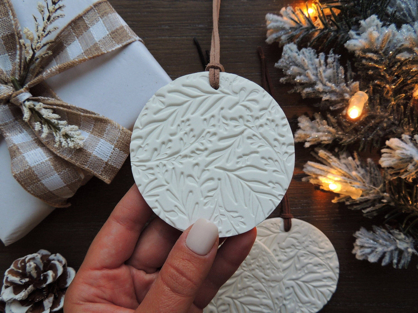 Scandinavian Christmas Ornament Set - Leaves: Three / Tan